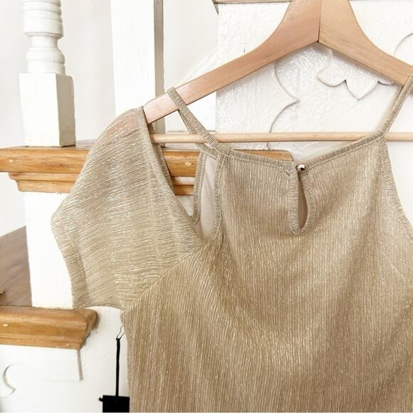 NWT Lulus Hustle Gold Metallic Shimmer Apron Neckline Off the Shoulder Top Sz M - Picture 8 of 9